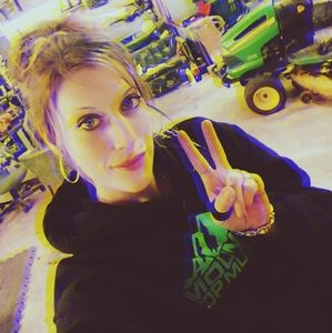 Meet your Posher, Noelle